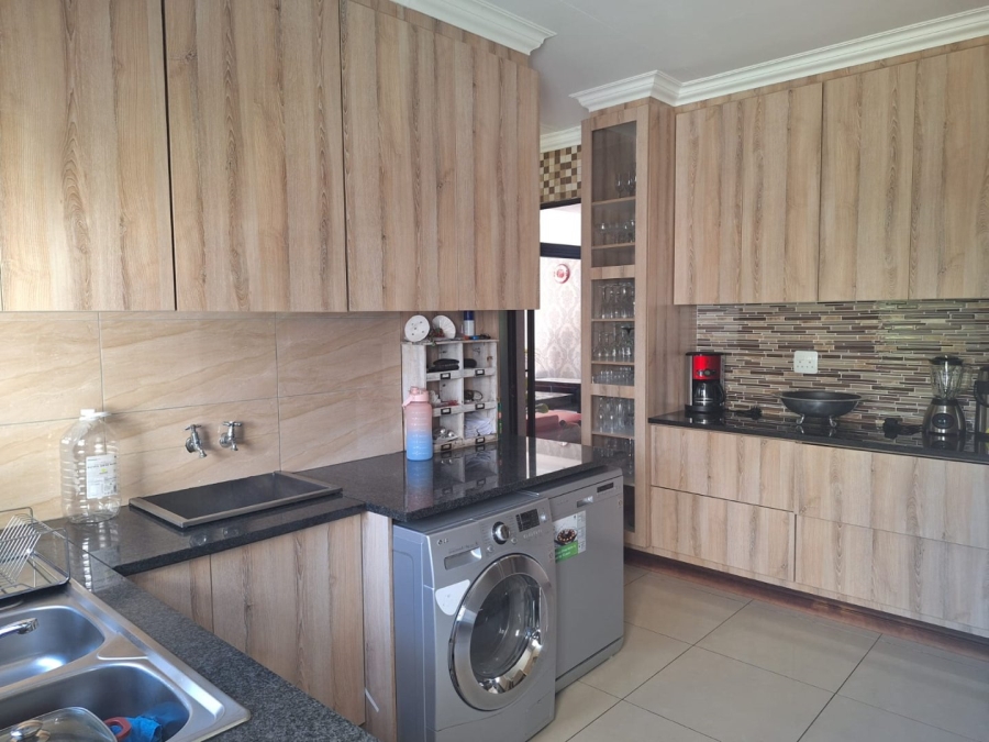 4 Bedroom Property for Sale in Woodland Hills Wildlife Estate Free State